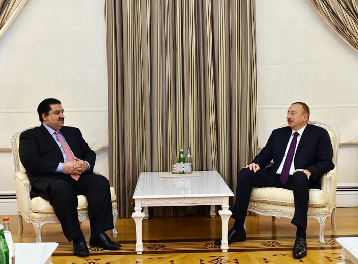 President Ilham Aliyev receives Pakistani federal commerce minister 